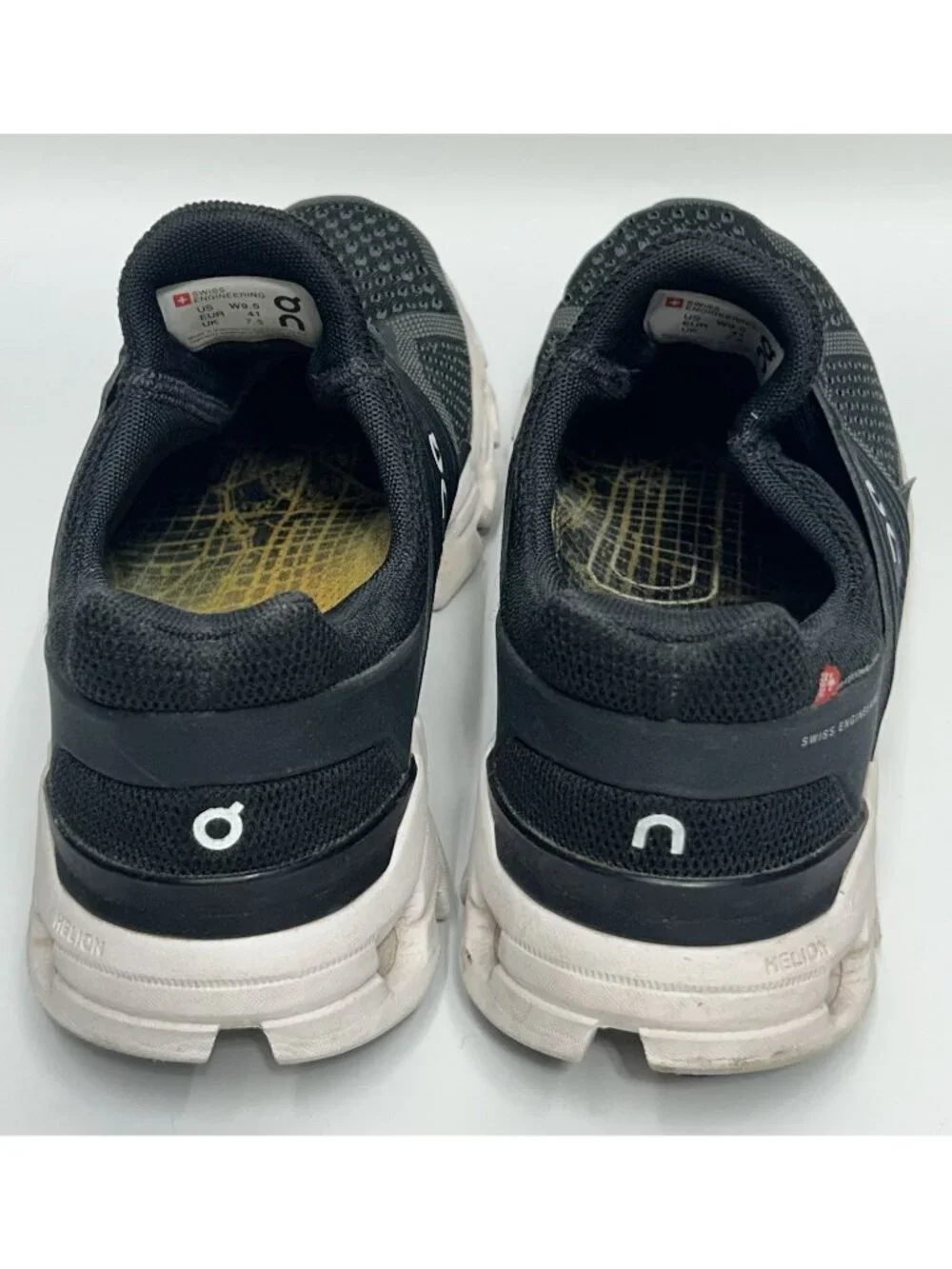On Cloud Cloudswift Womens Running Shoes Size 9.5 Black White Gym Sneakers